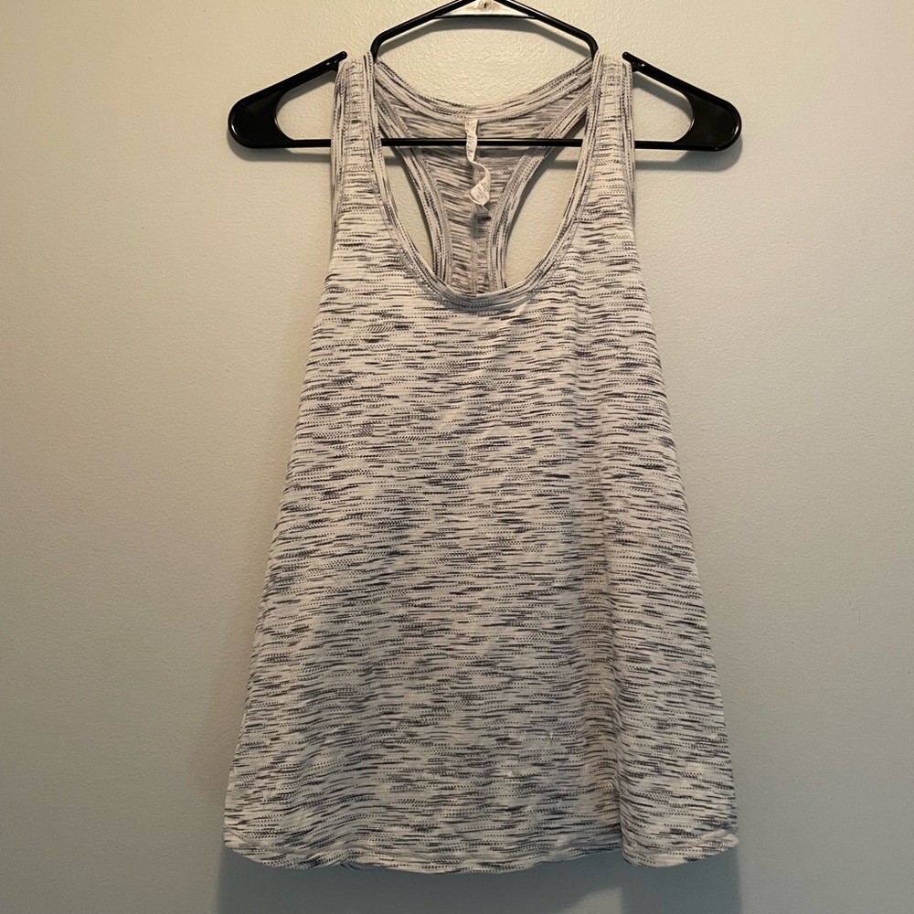 Lululemon tank pair